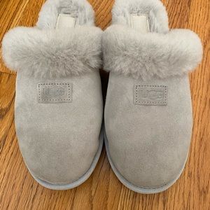 UGG Cozy Slipper Gray Size 9
